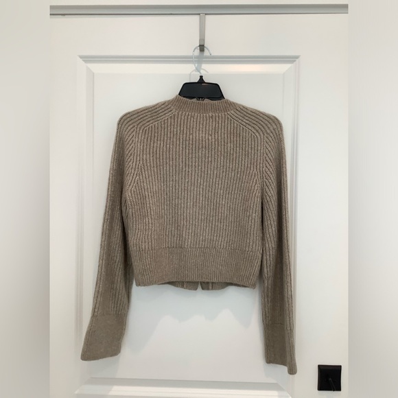 Abercrombie Crew Pearl Cardigan - Picture 2 of 3